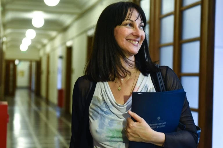 Ταξιδάκι 18.435 ευρώ πλήρωσαν οι Έλληνες φορολογούμενοι στην Κουντουρά – Δείτε τα έγγραφα